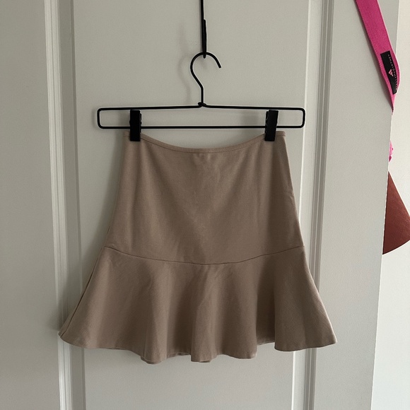 Guess Los Angeles High Waisted Ponte Flounce Mini Skirt - Picture 1 of 7